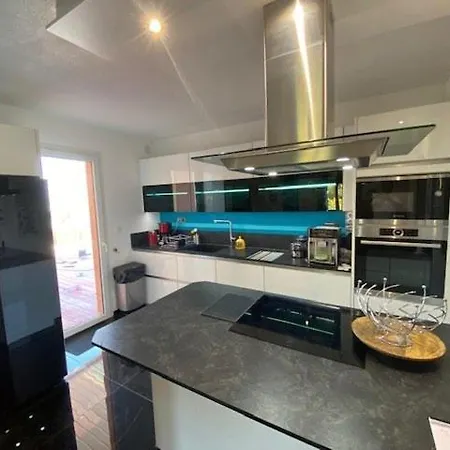 Villa De La Presqu'Ile D'Or Вилла Йер